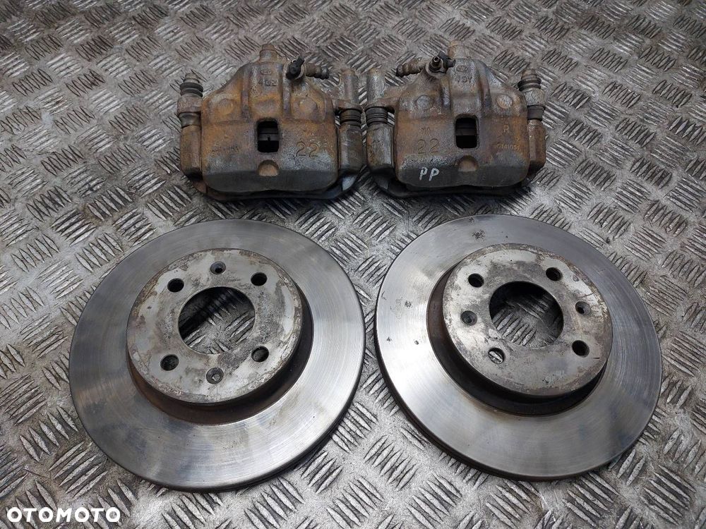TARCZE HAMULCOWE PRZÓD + KLOCKI + ZACISKI HYUNDAI GETZ I 1.3 B - 1