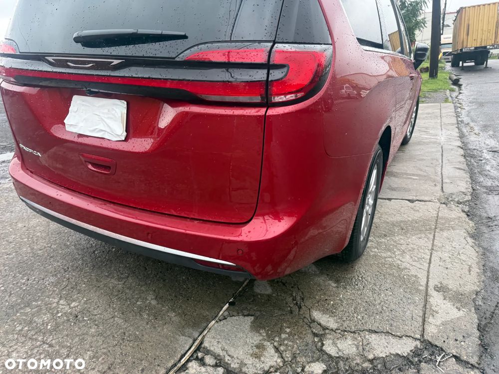 Chrysler Pacifica - 24