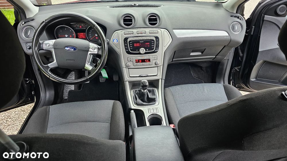 Ford Mondeo 2.0 TDCi Ambiente - 11
