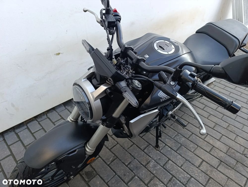 Honda CB - 11