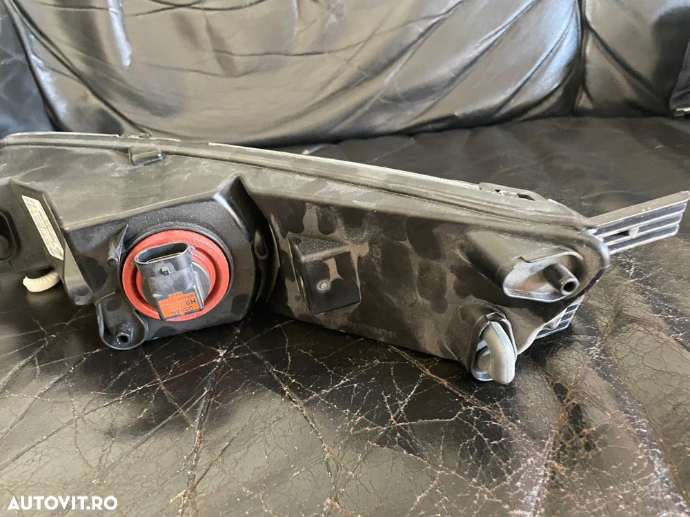 Proiector ceata stanga Volkswagen Passat dupa 2015 - 4