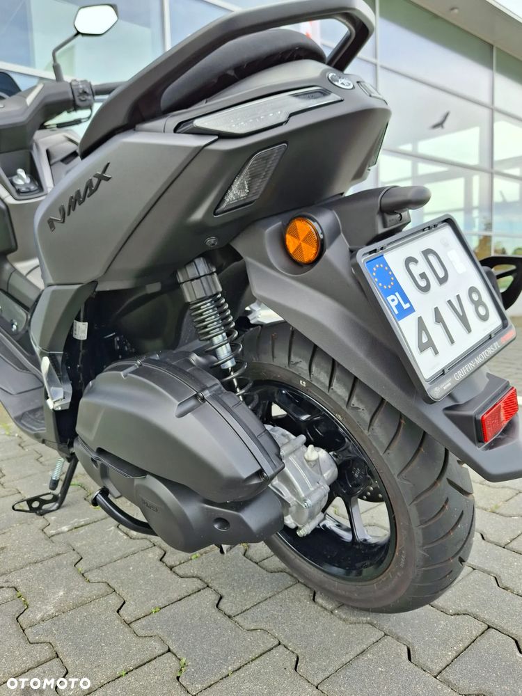 Yamaha NMAX - 16