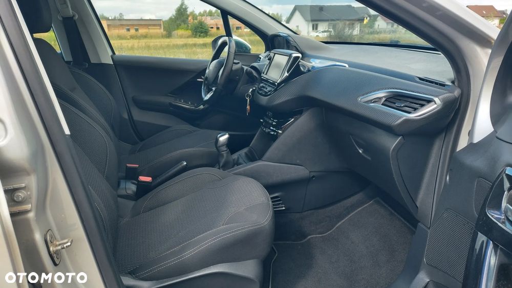 Peugeot 208 PureTech 82 Start & Stop Allure - 6