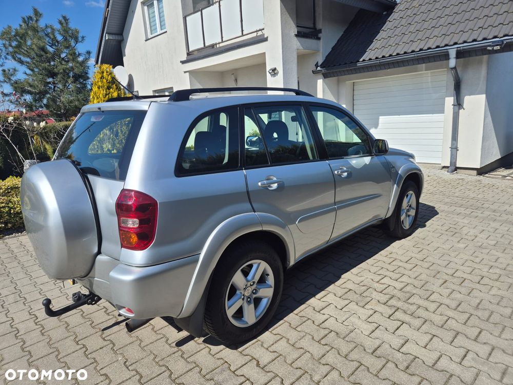 Toyota RAV4 D-4D 4x4 - 3