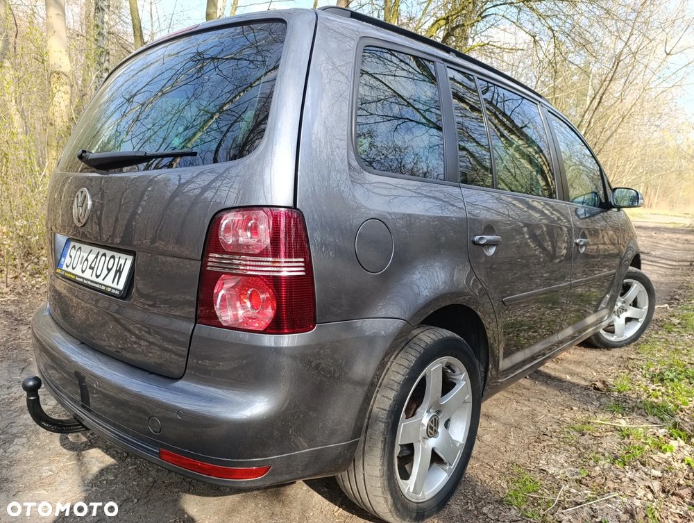 Volkswagen Touran - 9