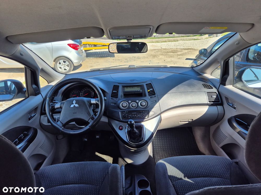 Mitsubishi Grandis 2.0 DID Intense - 10