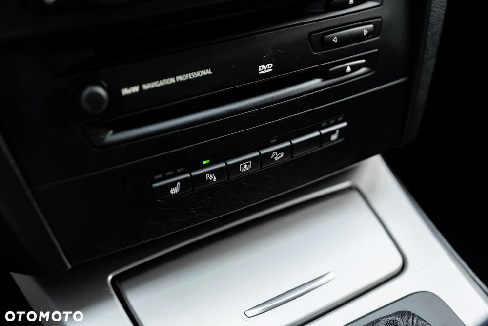 BMW Seria 3 330xi - 33