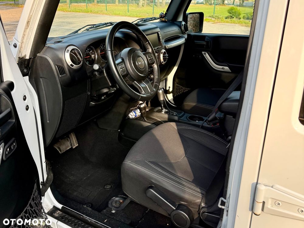 Jeep Wrangler 3.6 Unlim Sahara - 12
