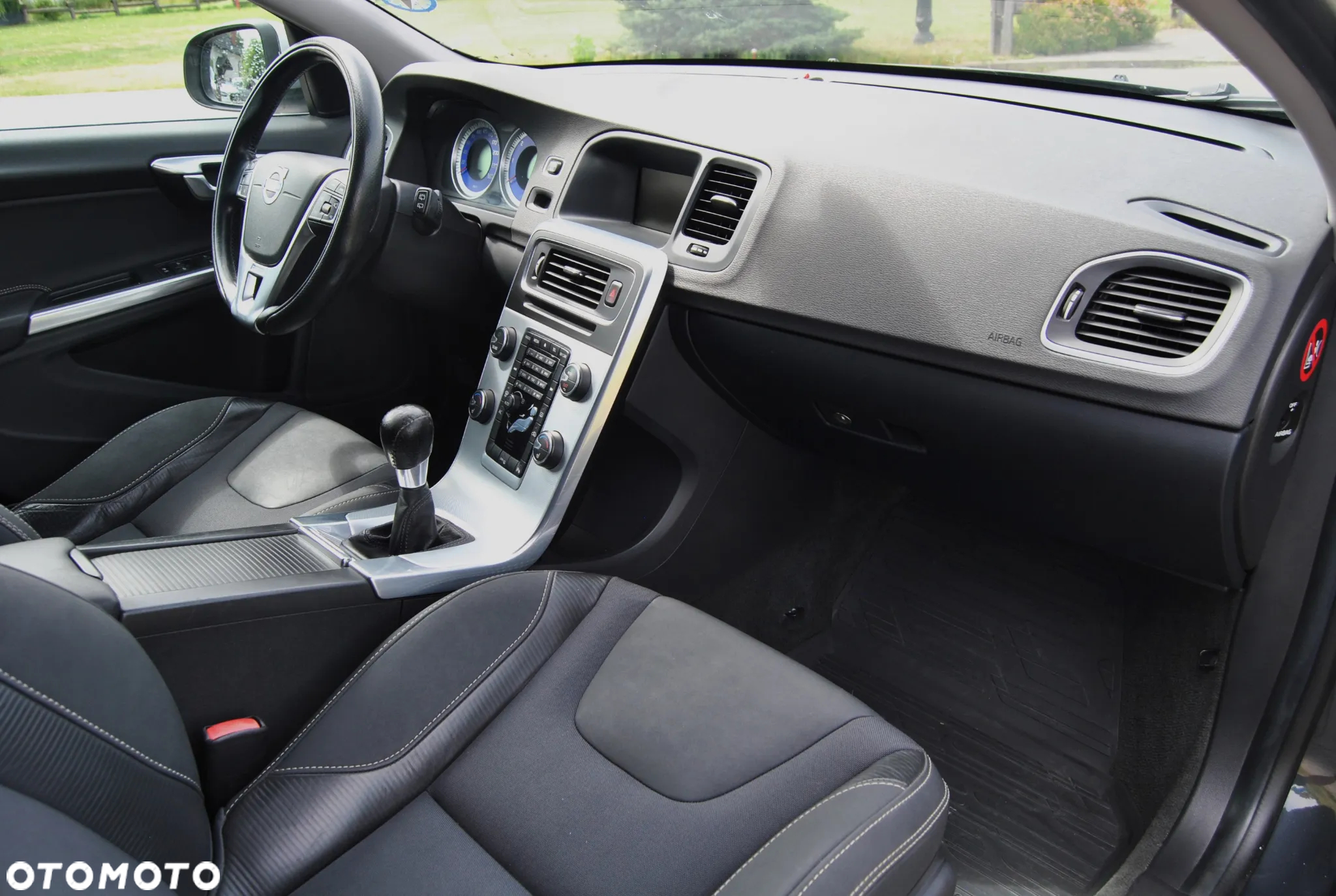 Volvo V60 D2 R-Design - 7