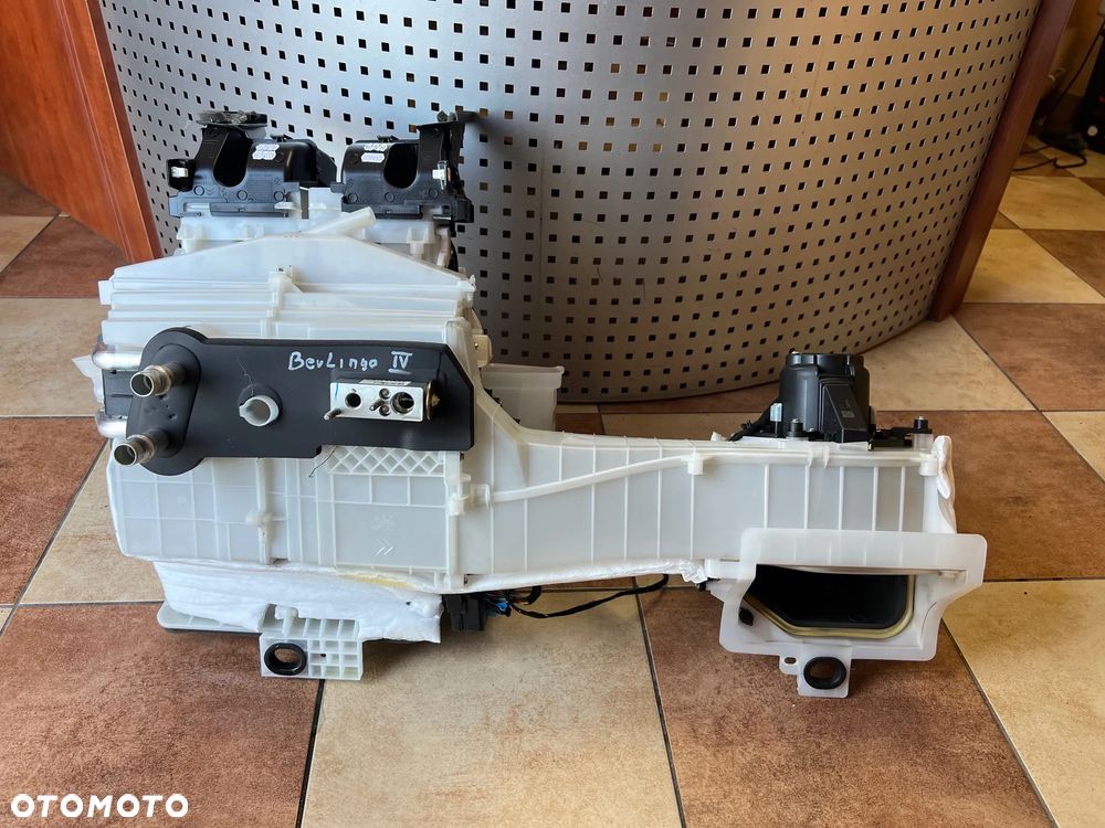 NAGRZEWNICA KLIMATRONIC WENTYLATOR CITROEN BERLINGO IV PEUGEOT PARTNER PO 2019 ROKU KOMPLETNA