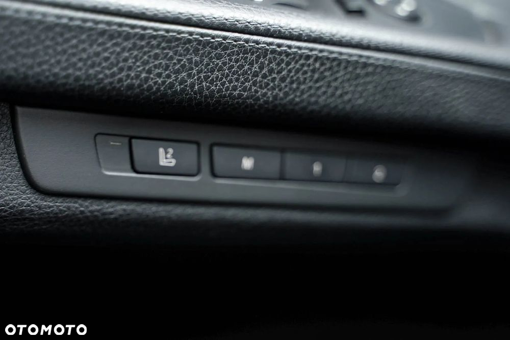 BMW Seria 7 730d - 25
