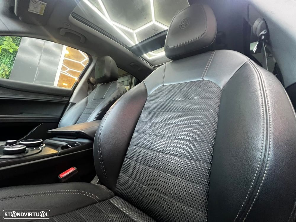 Alfa Romeo Stelvio 2.2 D TI AT8 - 14