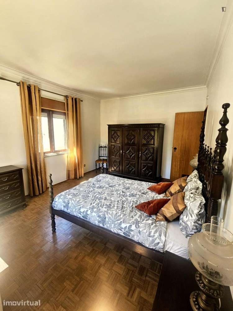 Quarto - localizado em Amadora Lisbon - Grande imagem: 3/9