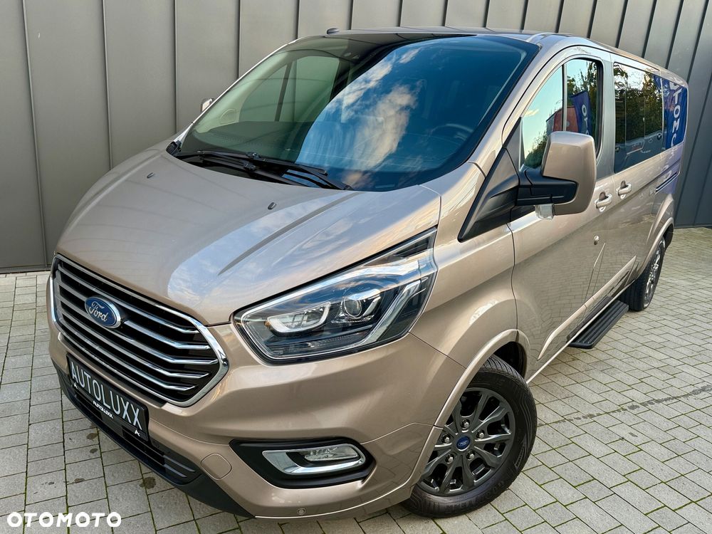 Ford Tourneo Custom - 11