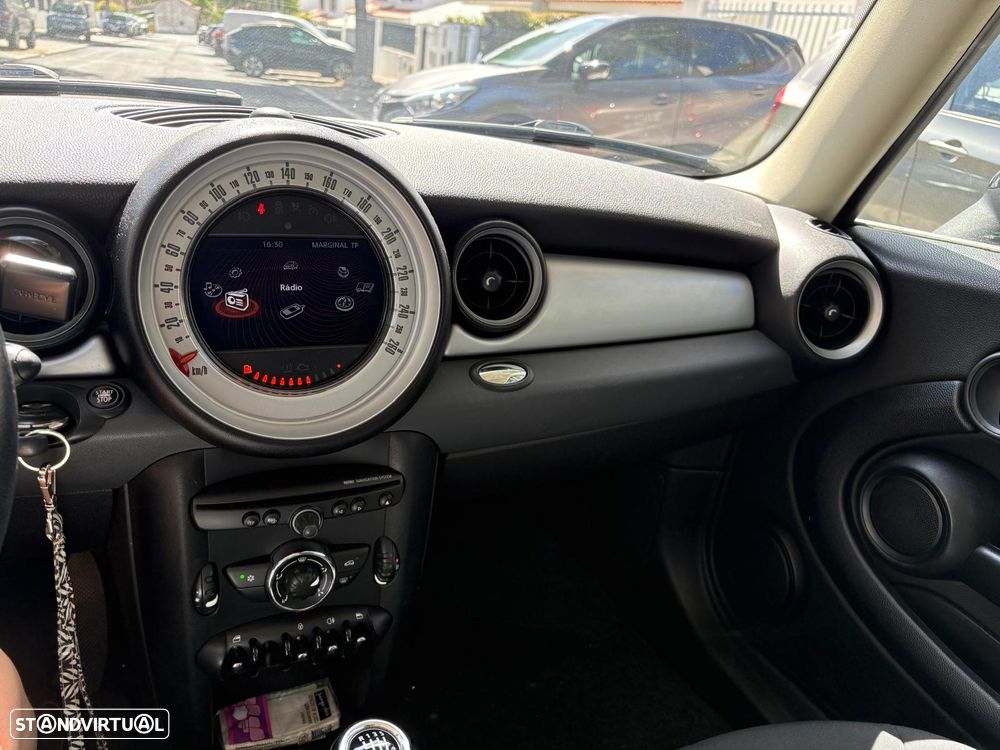 MINI Clubman Cooper D - 16