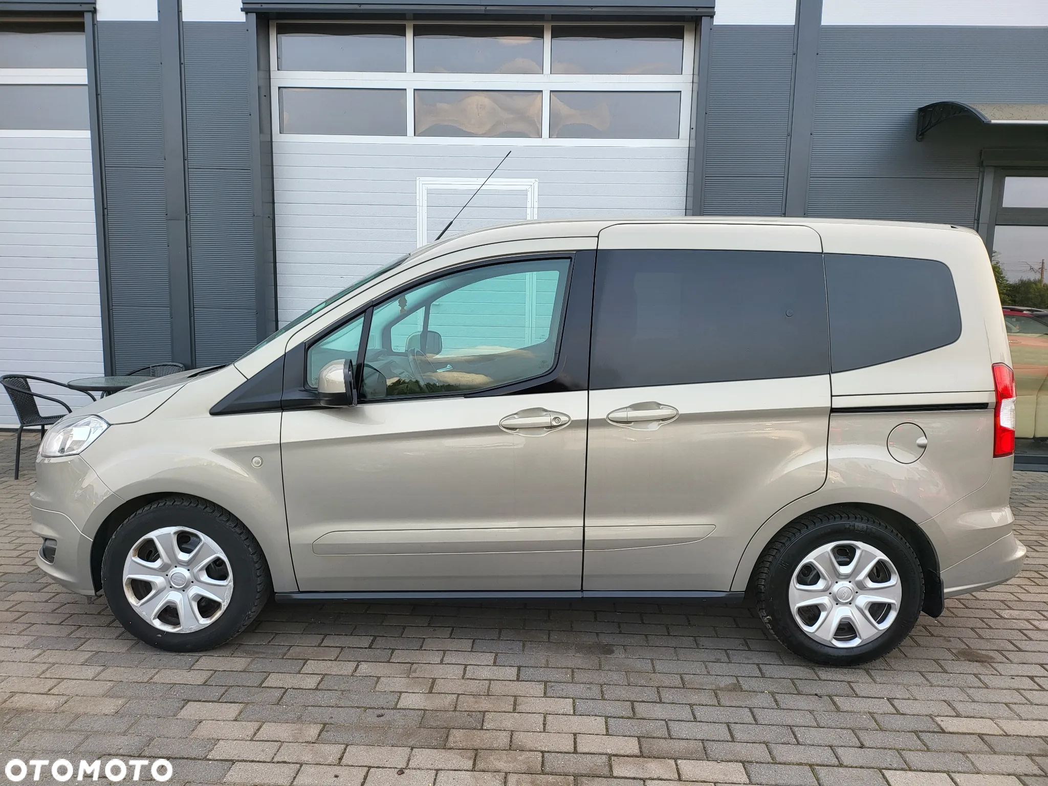 Ford Tourneo Courier 1.0 EcoBoost S&S Trend - 28
