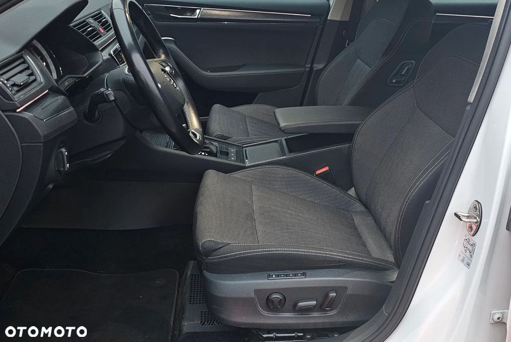 Skoda Superb 2.0 TDI DSG Premium Edition - 15