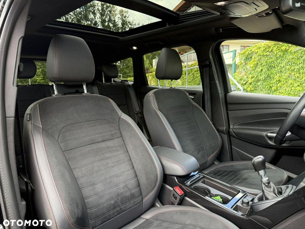 Ford Kuga 1.5 EcoBoost 2x4 ST-Line - 9
