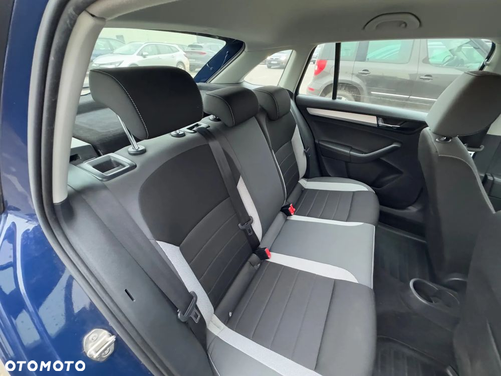 Skoda RAPID 1.6 TDI DPF Ambition - 13