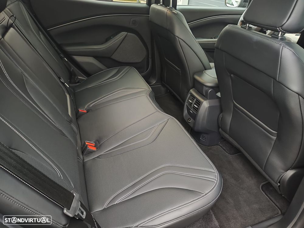 Ford Mustang Mach-E 75.7 kWh Base - 12