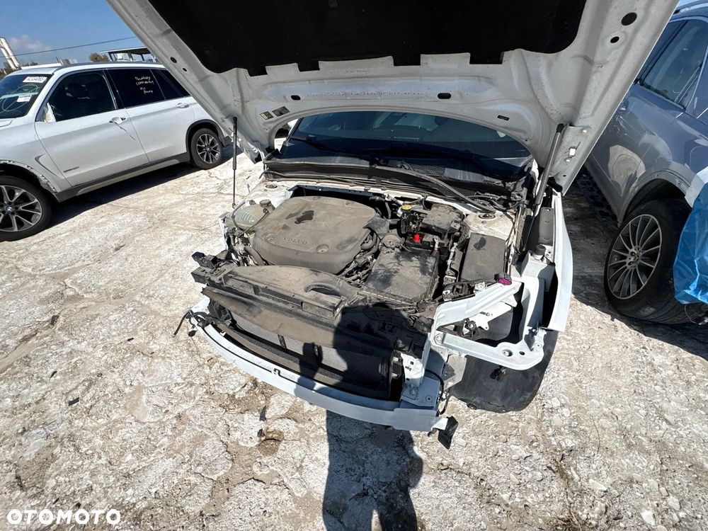 Volvo XC 40 T5 AWD Geartronic Momentum - 10