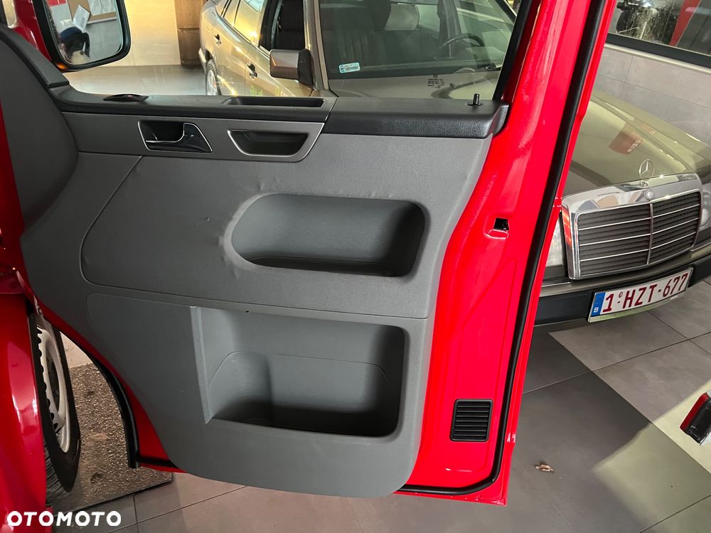 Volkswagen Multivan L1 Business - 27