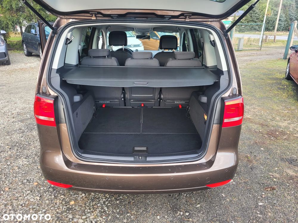 Volkswagen Touran - 13
