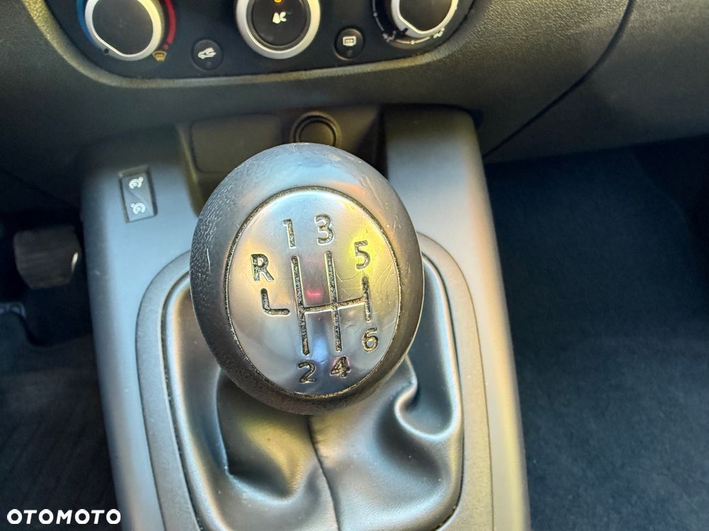 Renault Scenic 1.6 16V 110 Dynamique - 10