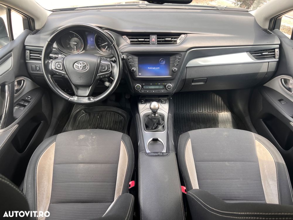 Toyota Avensis 2.0 D-4D Executive - 13
