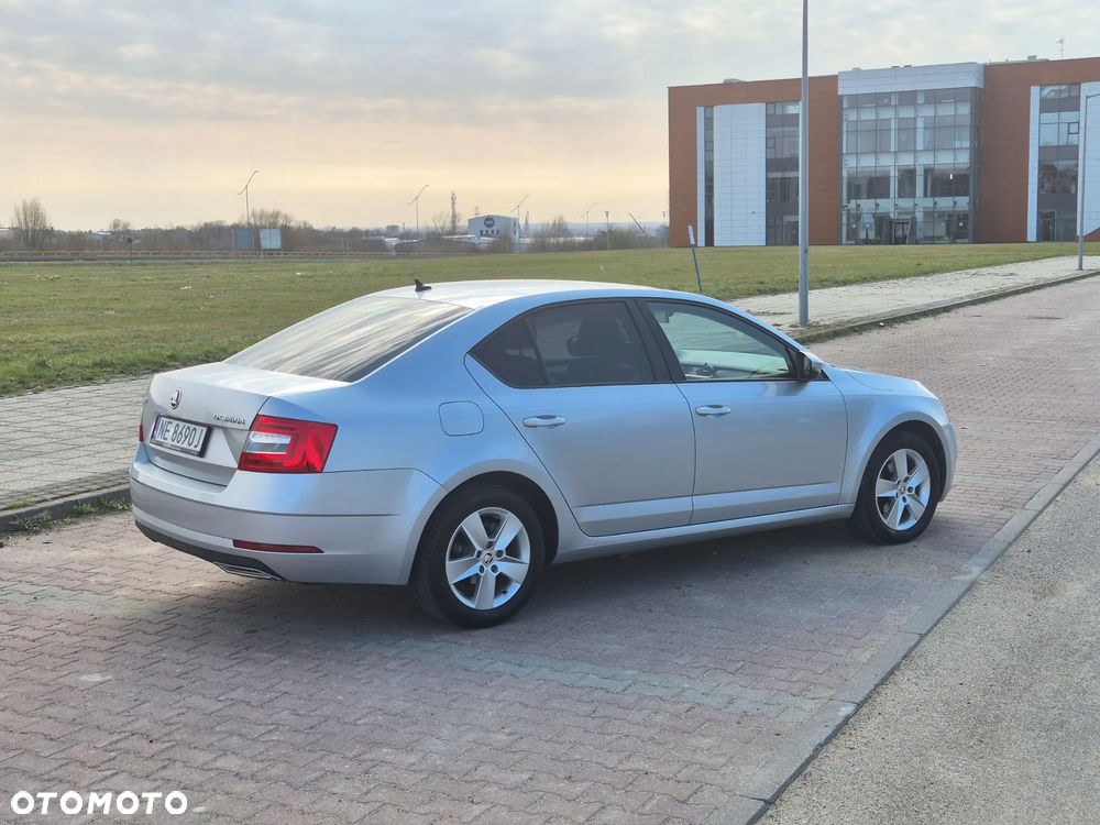 Skoda Octavia 1.6 TDI SCR Ambition - 4