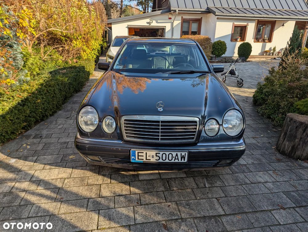 Mercedes-Benz Klasa E 250 TD Elegance - 2