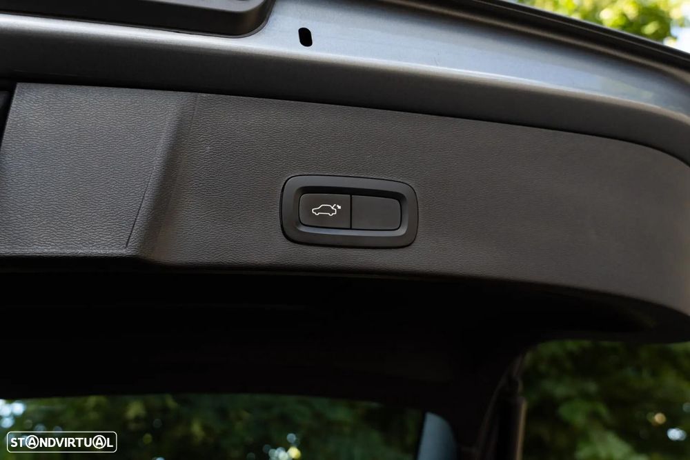 Volvo XC 40 2.0 D3 - 53