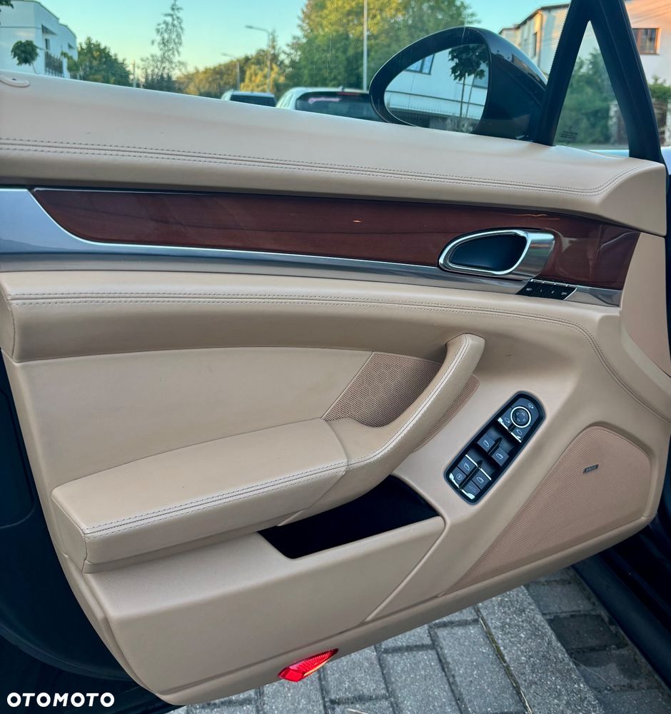 Porsche Panamera 4 - 15