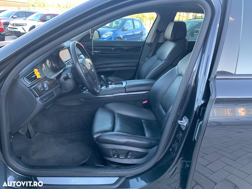 BMW Seria 7 730d xDrive - 13