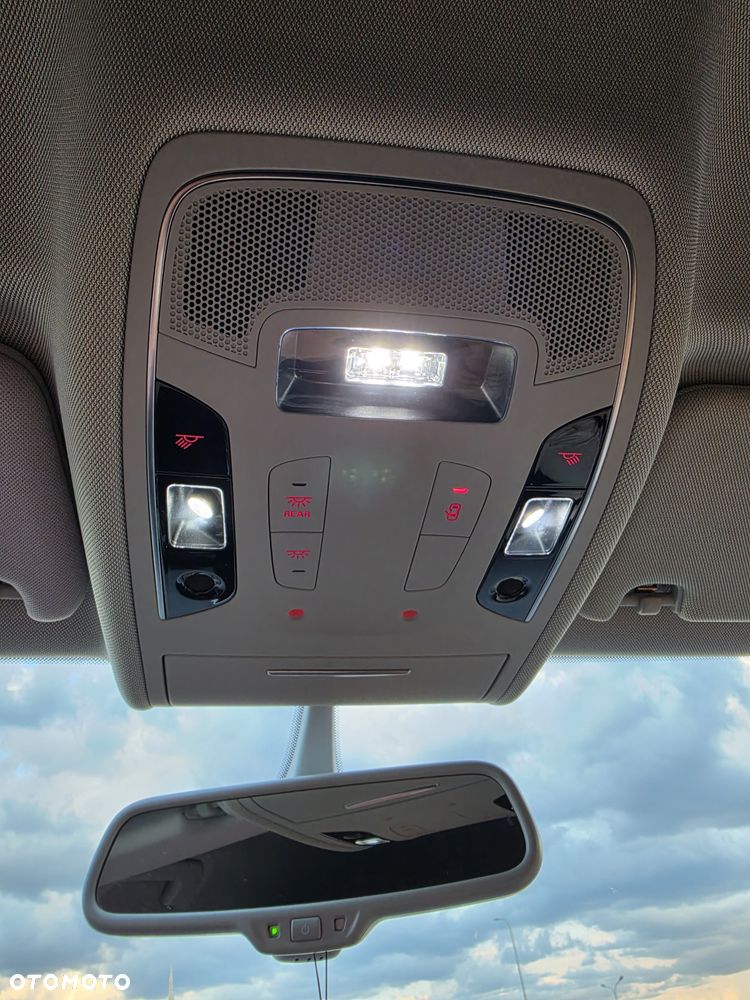 Audi A6 Avant 2.0 TDI ultra S tronic - 26