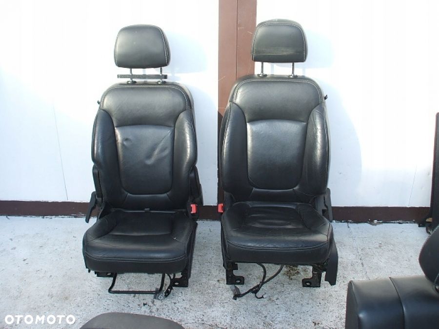 FIAT FREEMONT FOTELE FOTEL komplet skóra 7 osób - 2