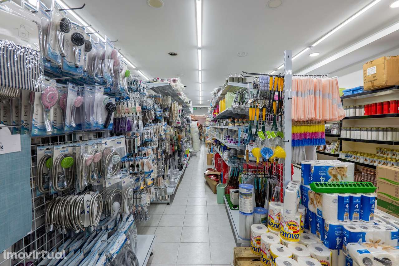 Loja Espaçosa em Matosinhos - Excelente Localização e Acessos - Grande imagem: 5/22