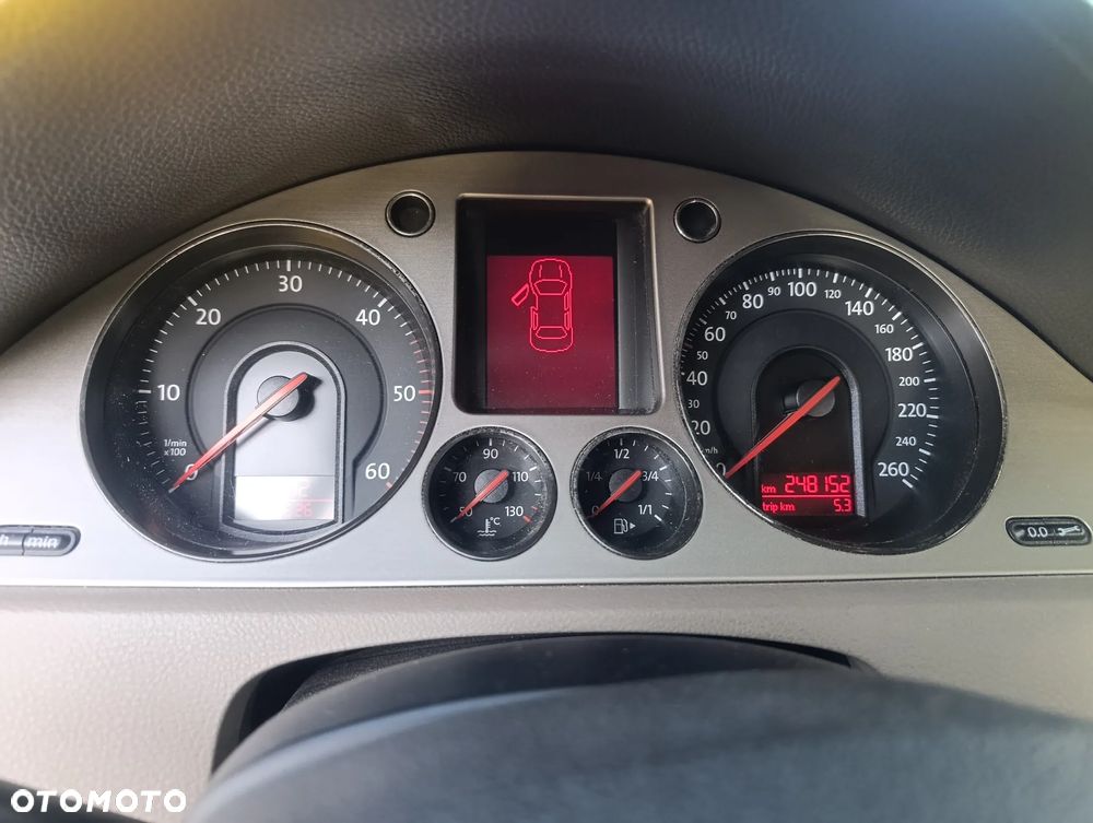 Volkswagen Passat 2.0 TDI Comfortline - 4