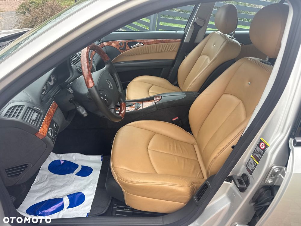 Mercedes-Benz Klasa E 500 4-Matic T Avantgarde - 17
