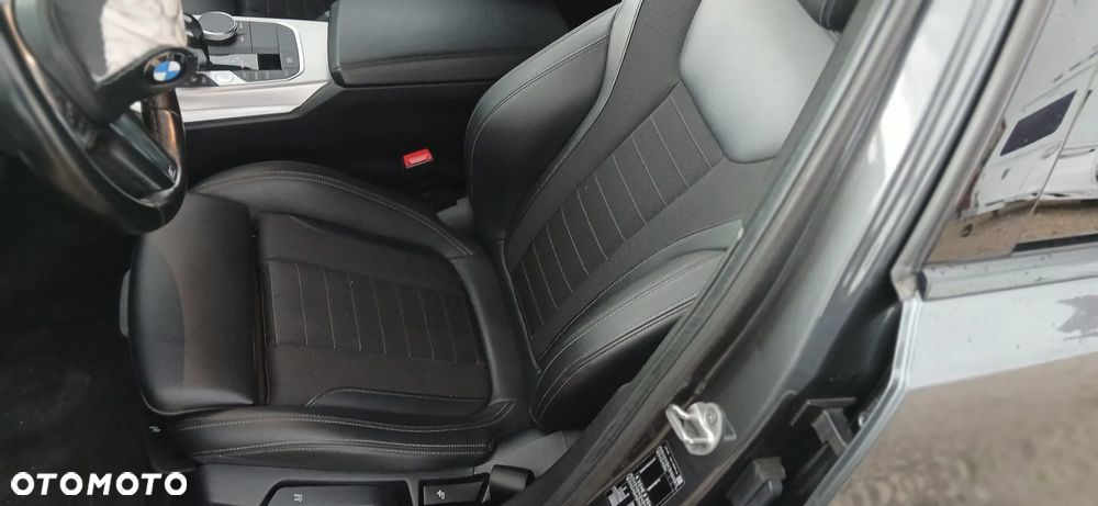 BMW Seria 3 318d Sport Line - 19