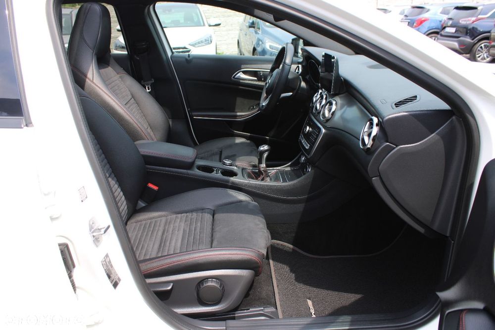 Mercedes-Benz GLA - 26