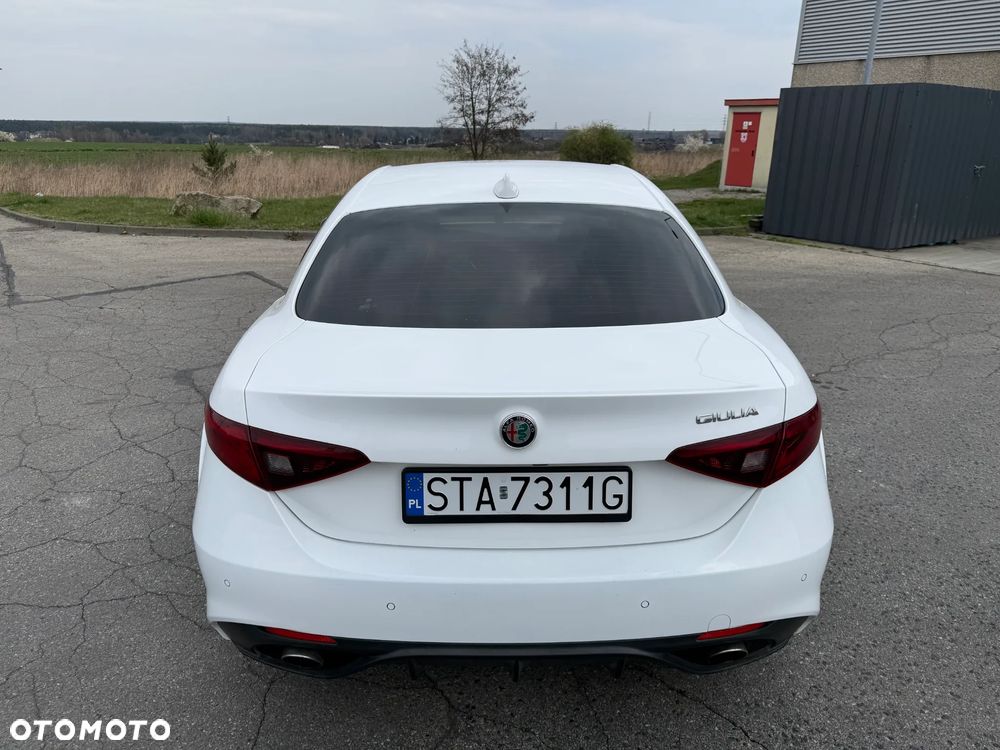 Alfa Romeo Giulia 2.0 Turbo 16V AT8 Veloce Ti - 8