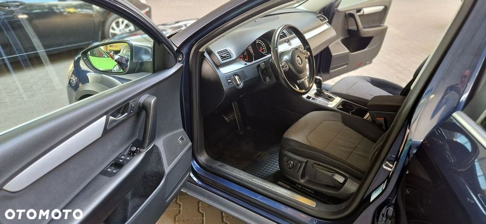 Volkswagen Passat Alltrack - 12