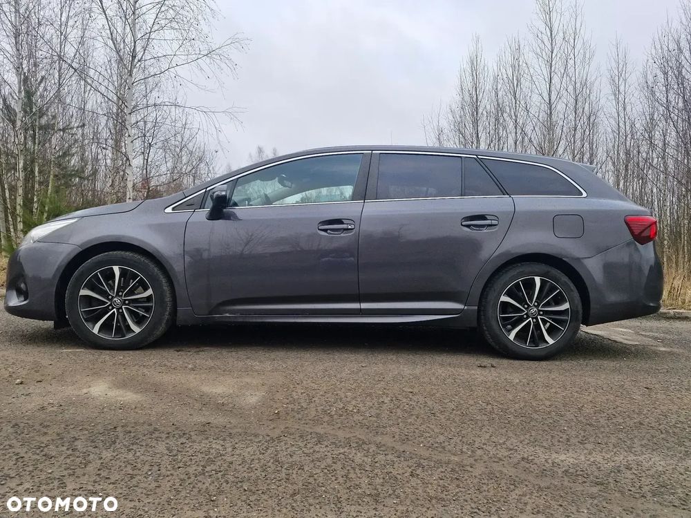 Toyota Avensis 2.0 D-4D Premium - 1