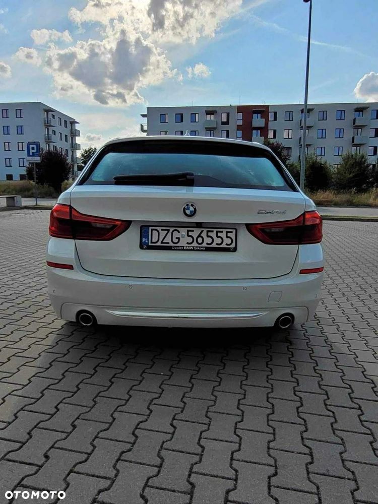 BMW Seria 5 520d Touring Luxury Line - 6