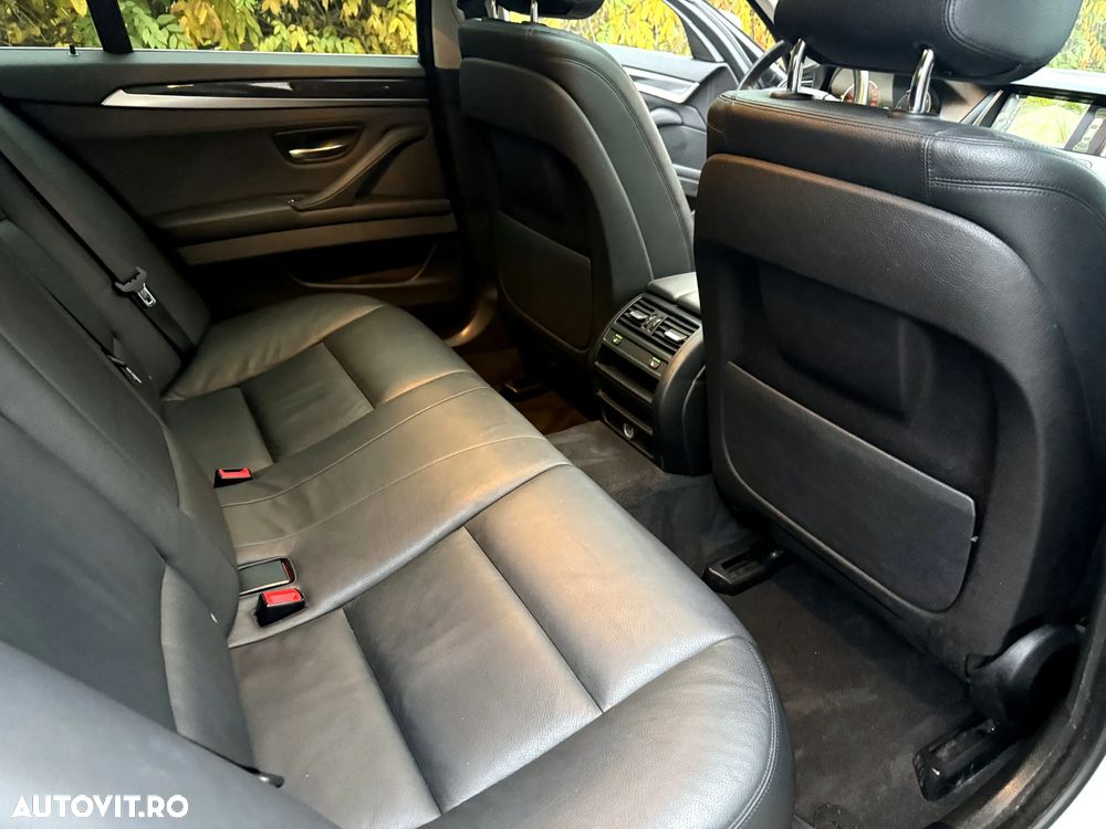 BMW Seria 5 520d Aut. Luxury Line - 8