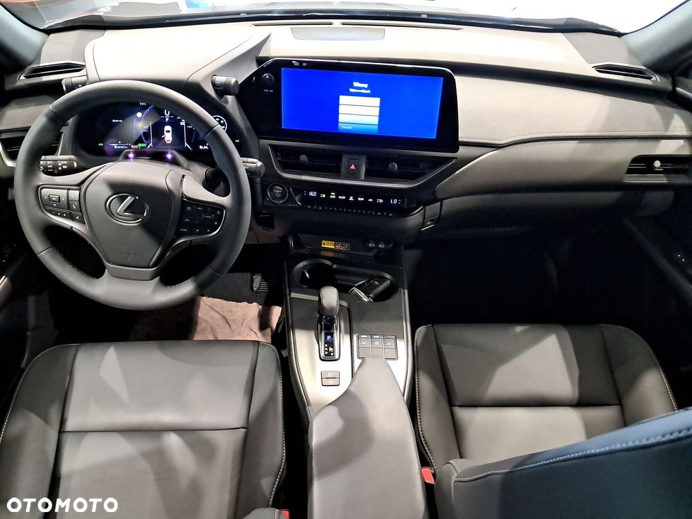 Lexus UX - 12