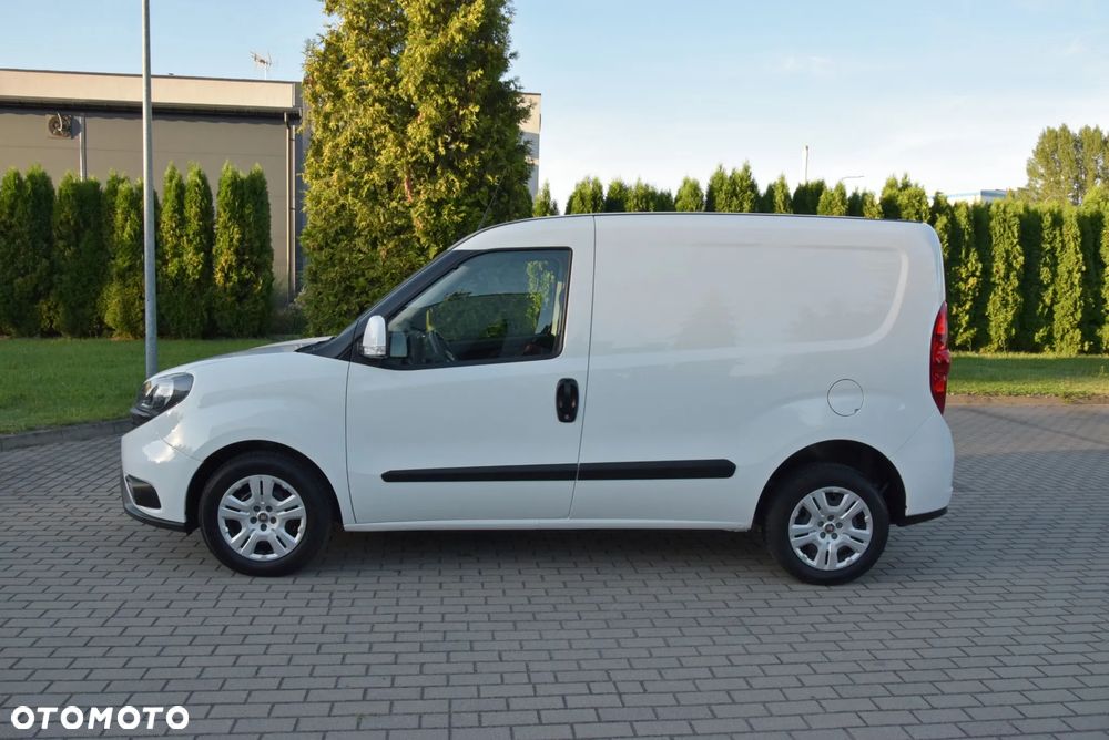 Fiat DOBLO 1,6 JTD 56 TYŚ KM 3-OSOBOWY F-VAT235 - 18