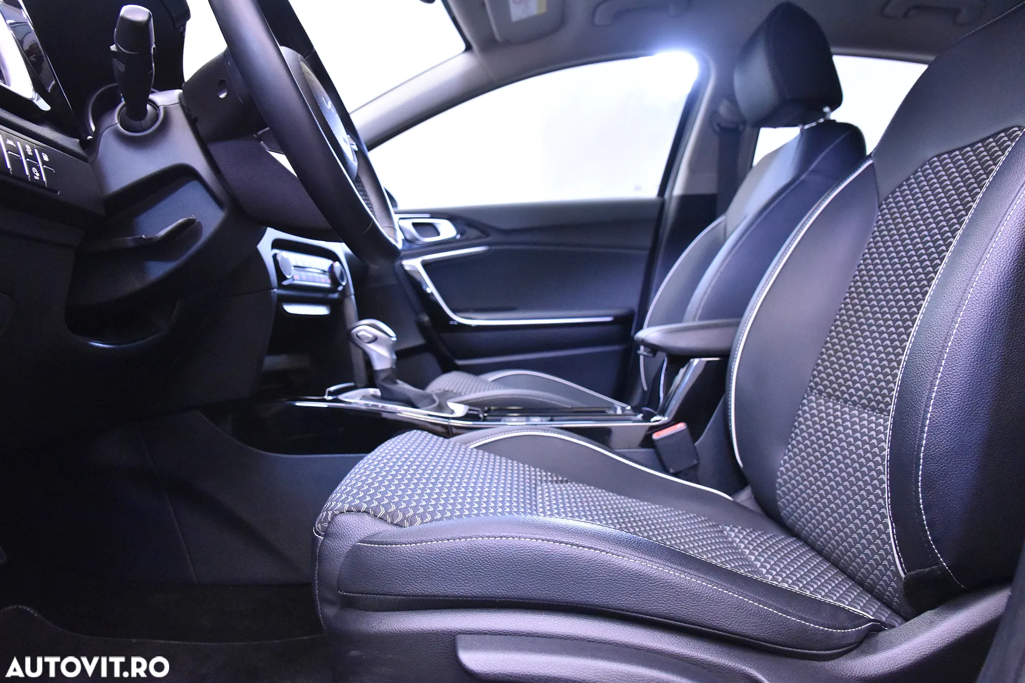 Kia XCeed - 23