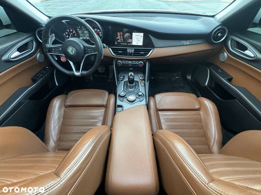 Alfa Romeo Giulia - 15